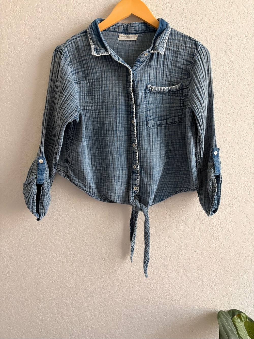 Natural Life blue double gauze cotton cropped tie-front button-up shirt, size S
